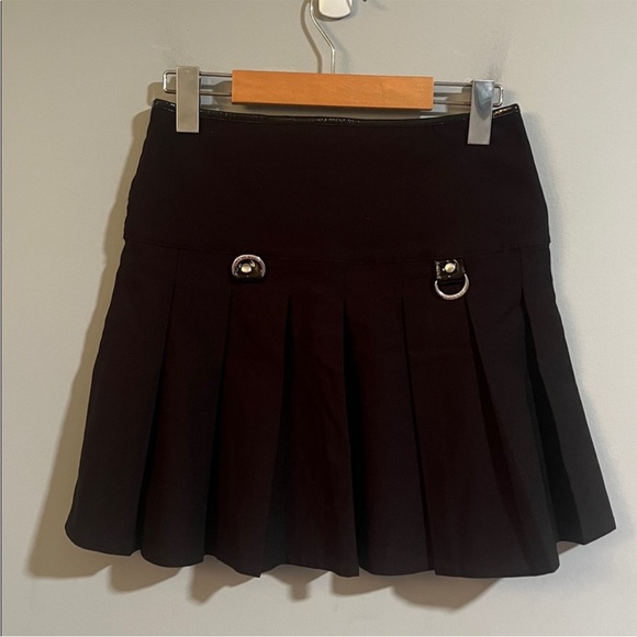 Killstar Kristen Pleated Black Skirt with Silver Metal Details - Picture 4 of 6